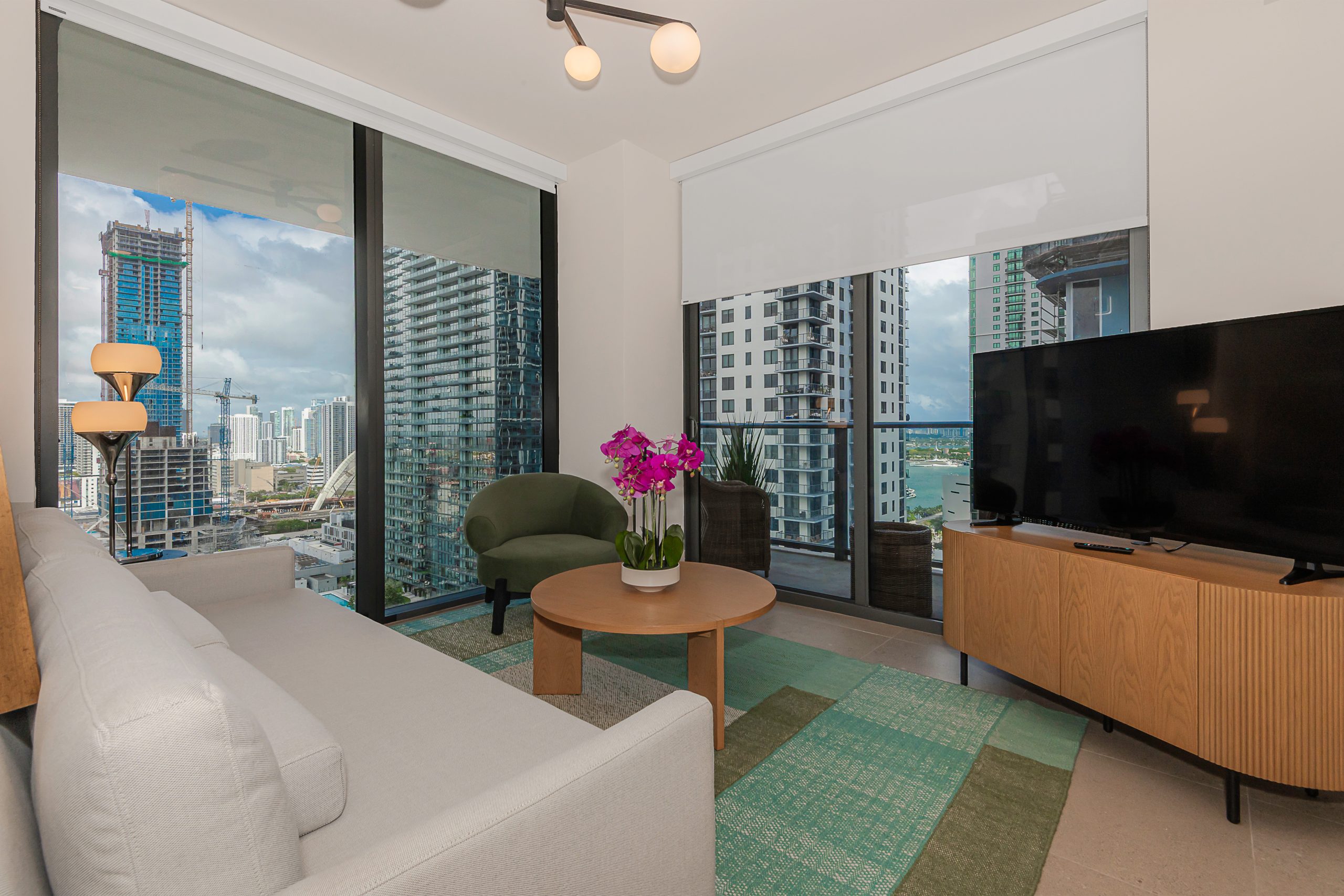 11 NE 6 St # 2709 — interior/exterior