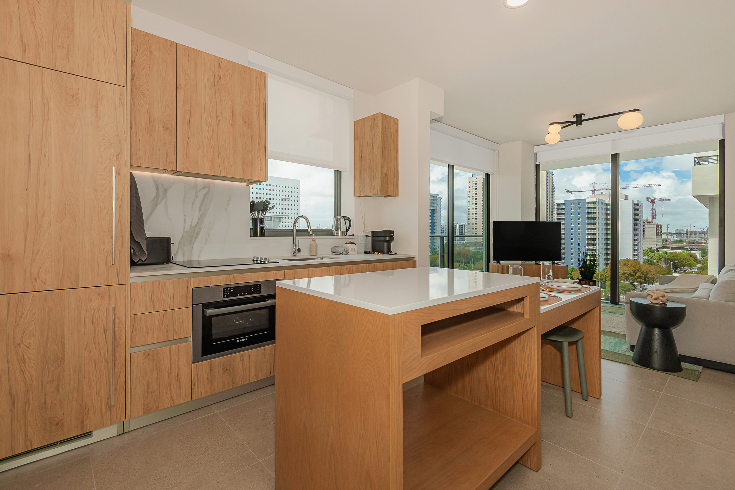 11 NE 6th St #814 — interior/exterior