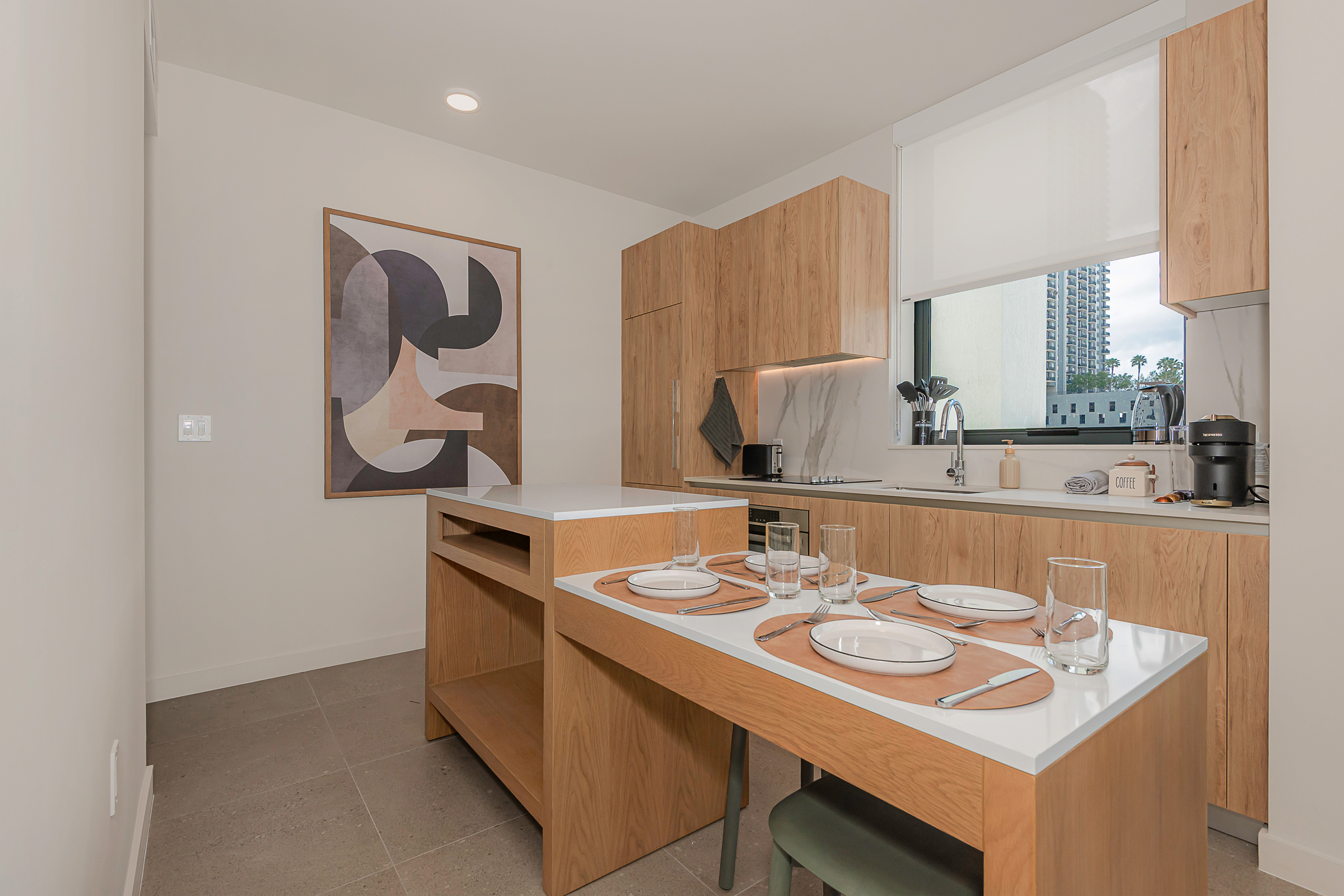 11 NE 6th St #814 — interior/exterior