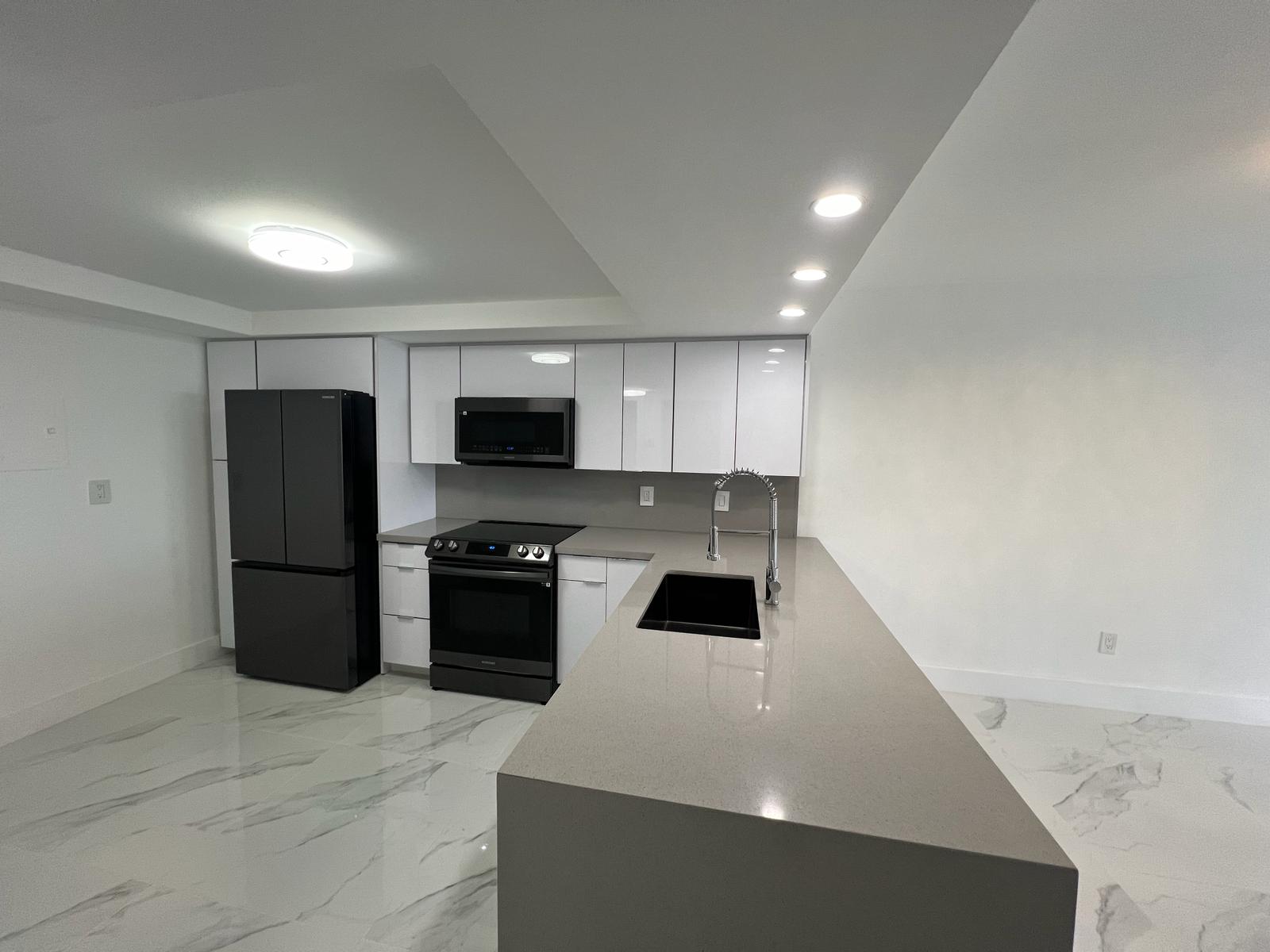 1301 NE Miami Gardens Dr # 1101W — interior/exterior