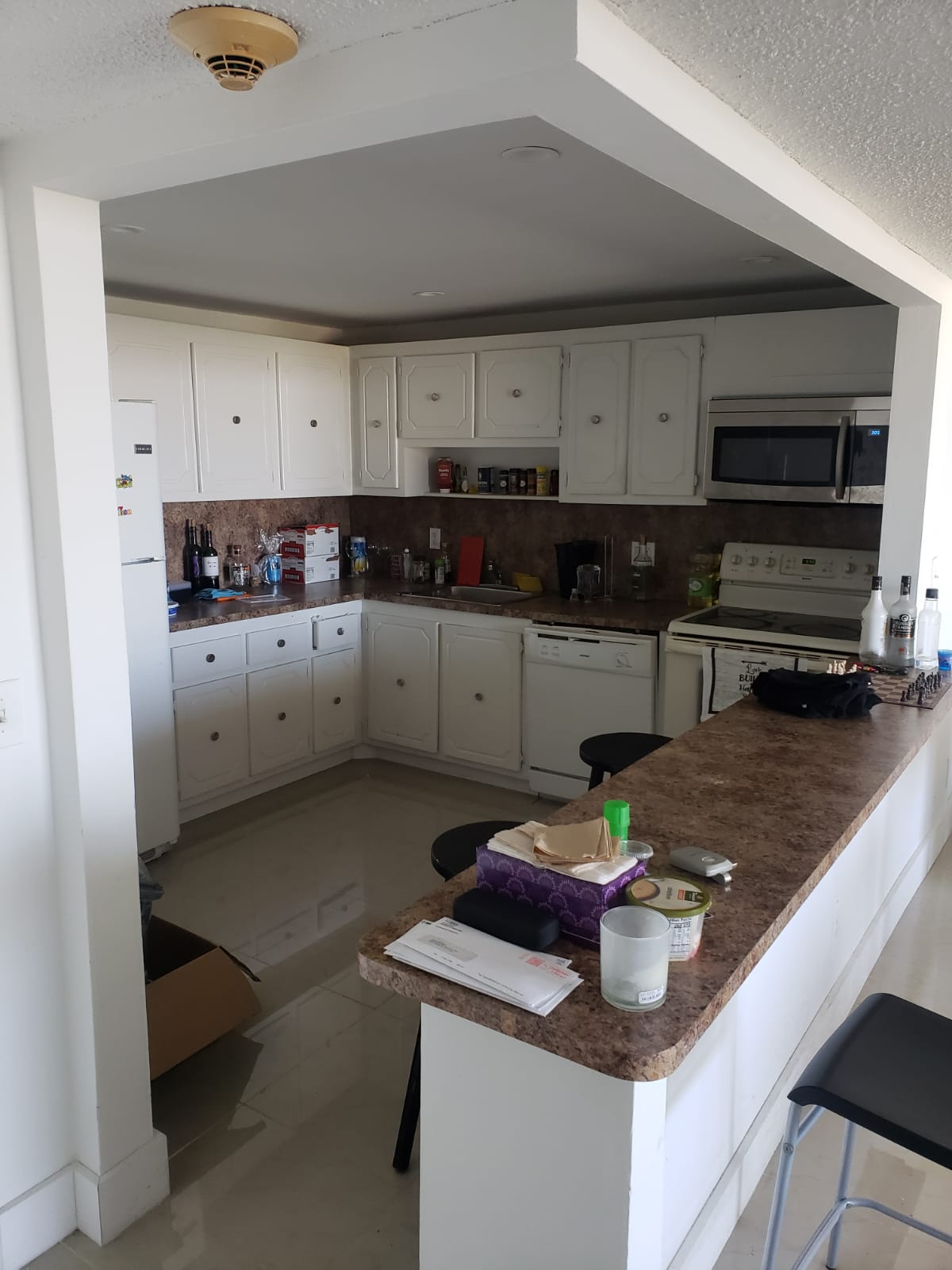 13499 Biscayne Blvd # 1005 — interior/exterior