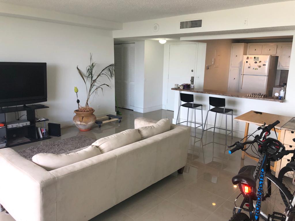 13499 Biscayne Blvd # 1005 — interior/exterior