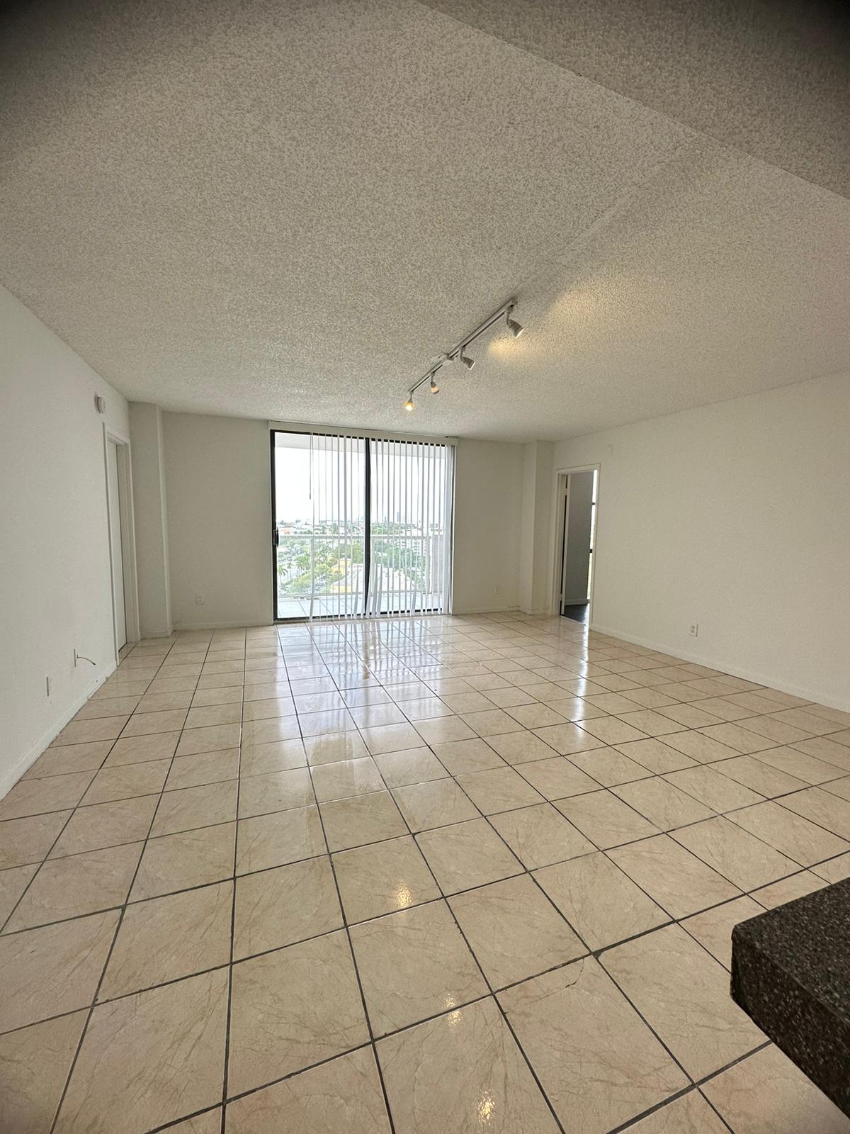 13499 Biscayne Blvd #1209 — interior/exterior
