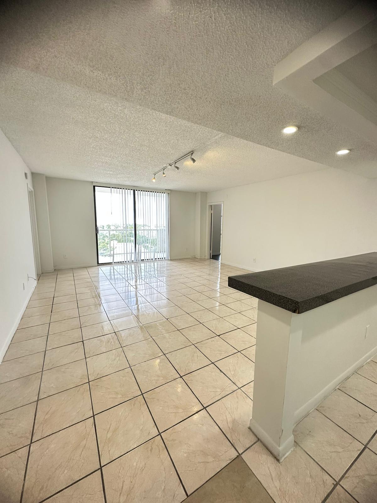 13499 Biscayne Blvd #1209 — interior/exterior