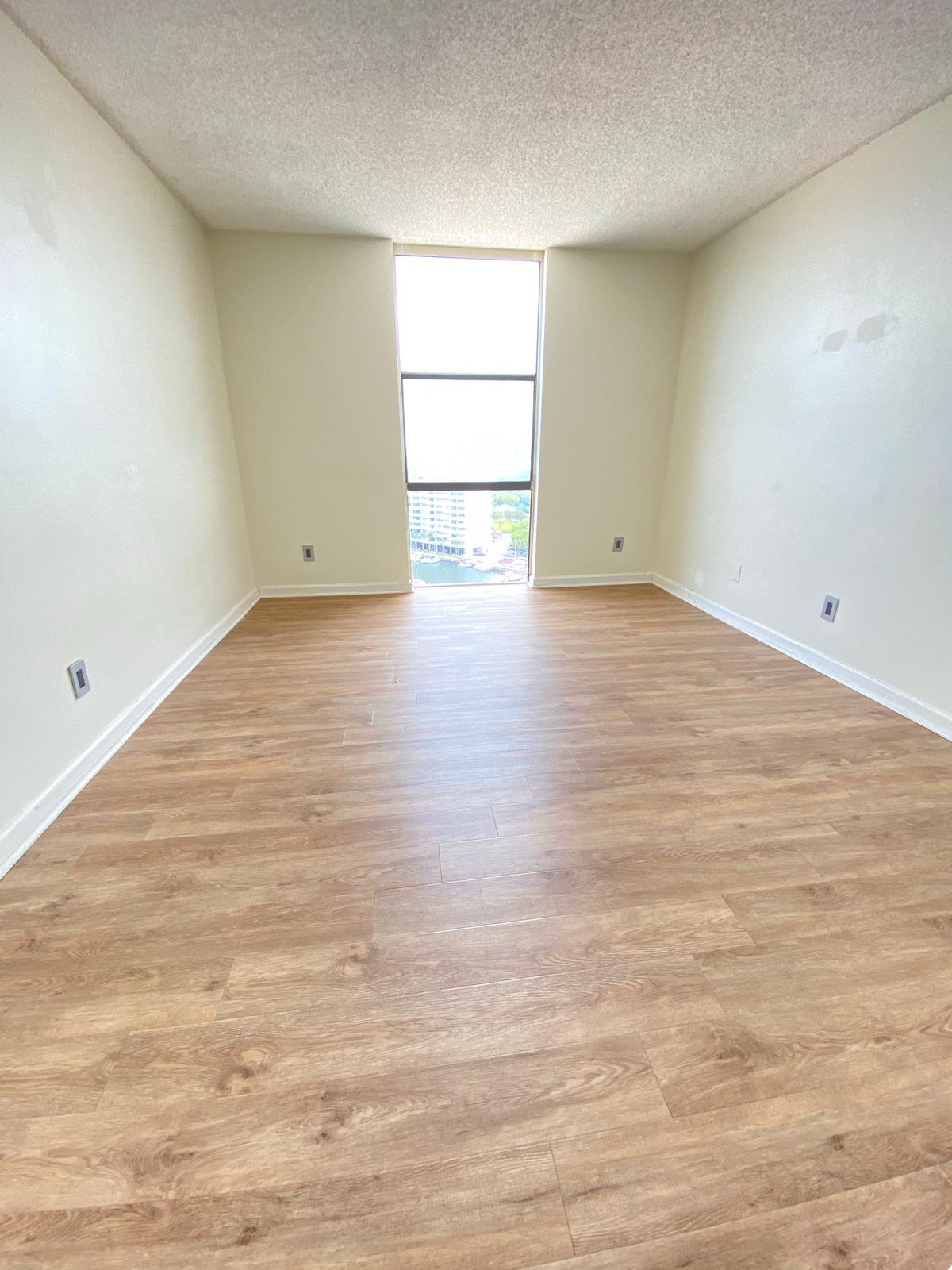 13499 Biscayne Blvd #1408 — interior/exterior
