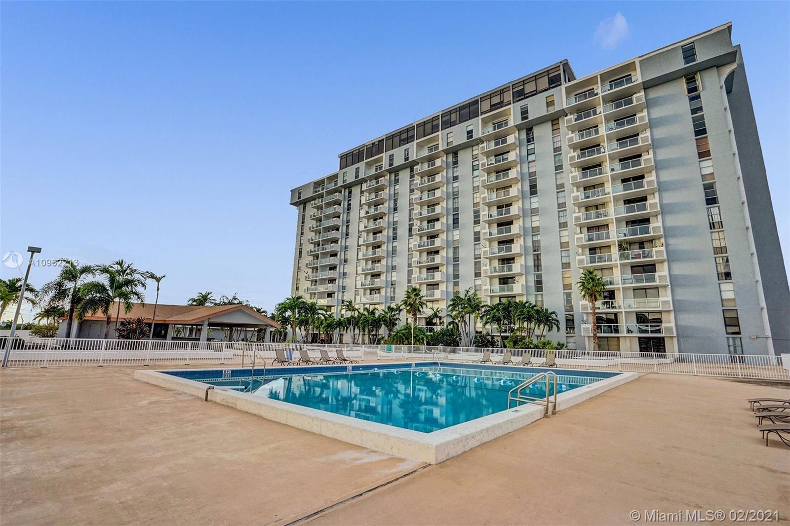 13499 Biscayne Blvd #1505 — interior/exterior