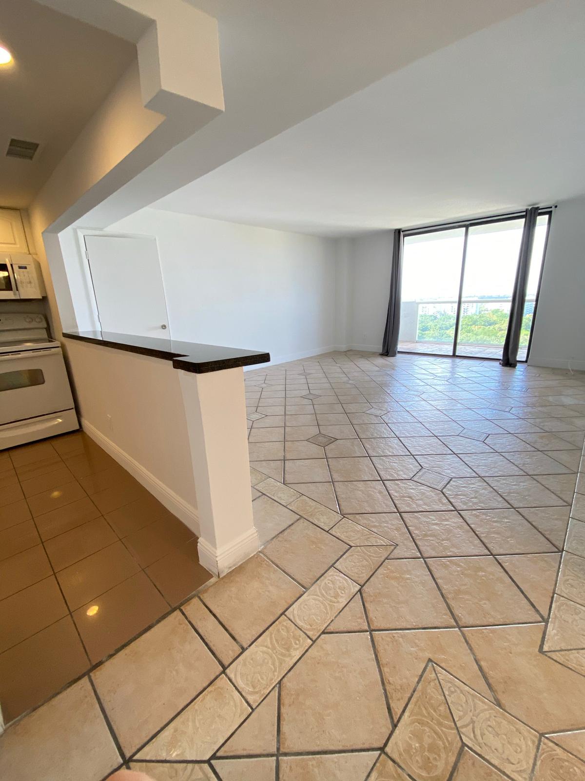 13499 Biscayne Blvd #1505 — interior/exterior