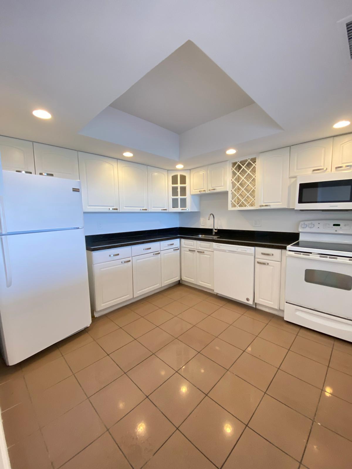 13499 Biscayne Blvd #1505 — interior/exterior