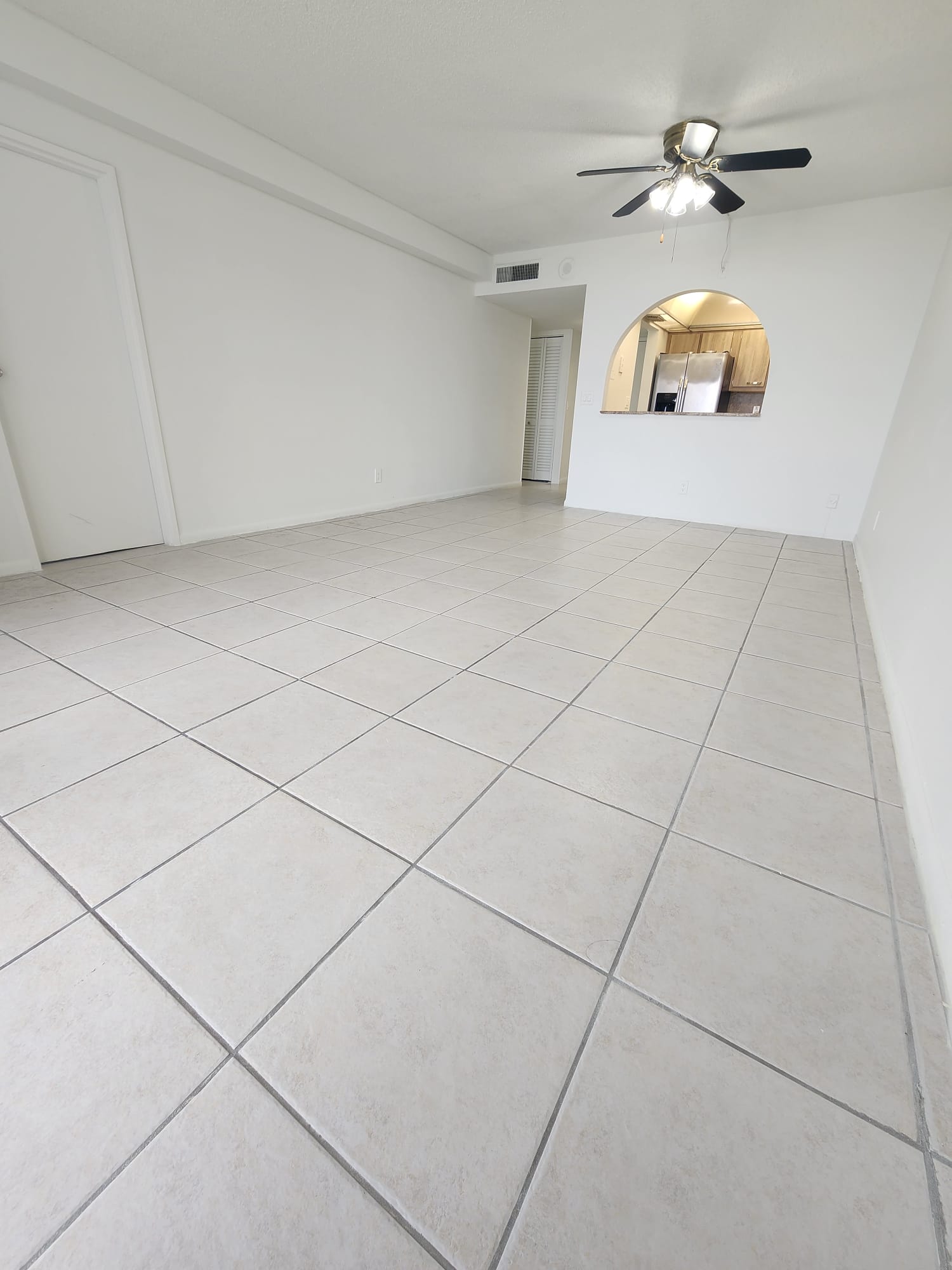 13499 Biscayne Blvd #1513 — interior/exterior
