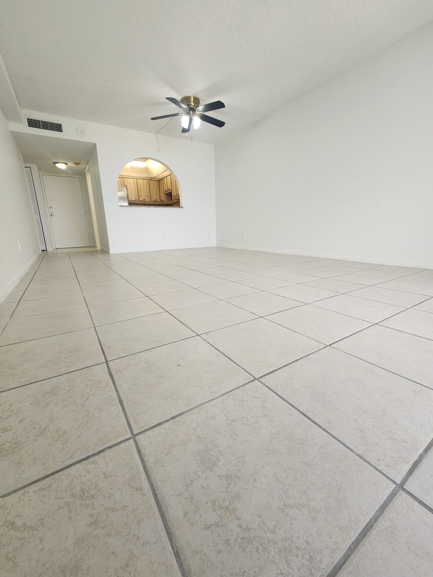 13499 Biscayne Blvd #1513 — interior/exterior
