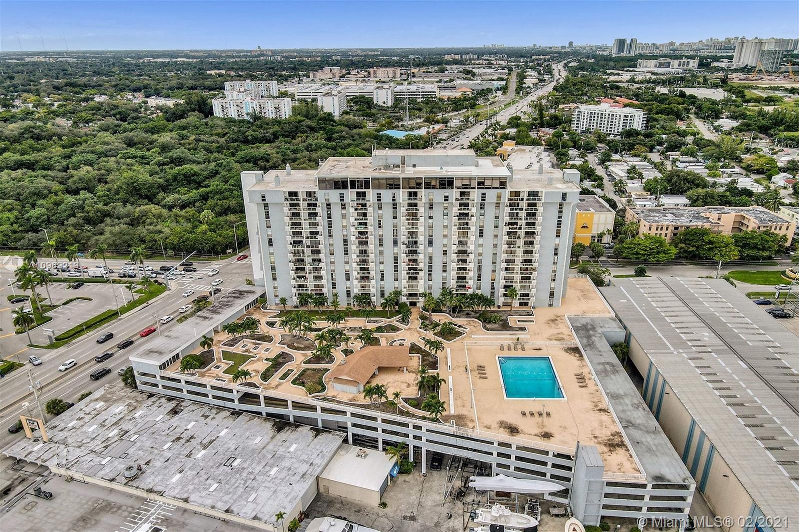 13499 Biscayne Blvd # 713 — interior/exterior