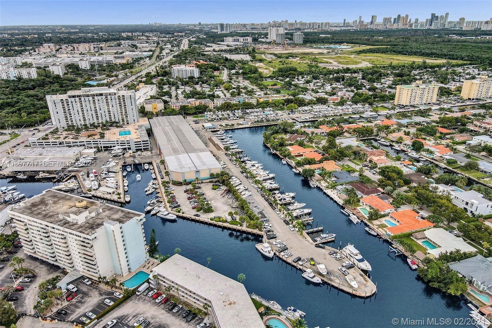 13499 Biscayne Blvd # 811 — interior/exterior
