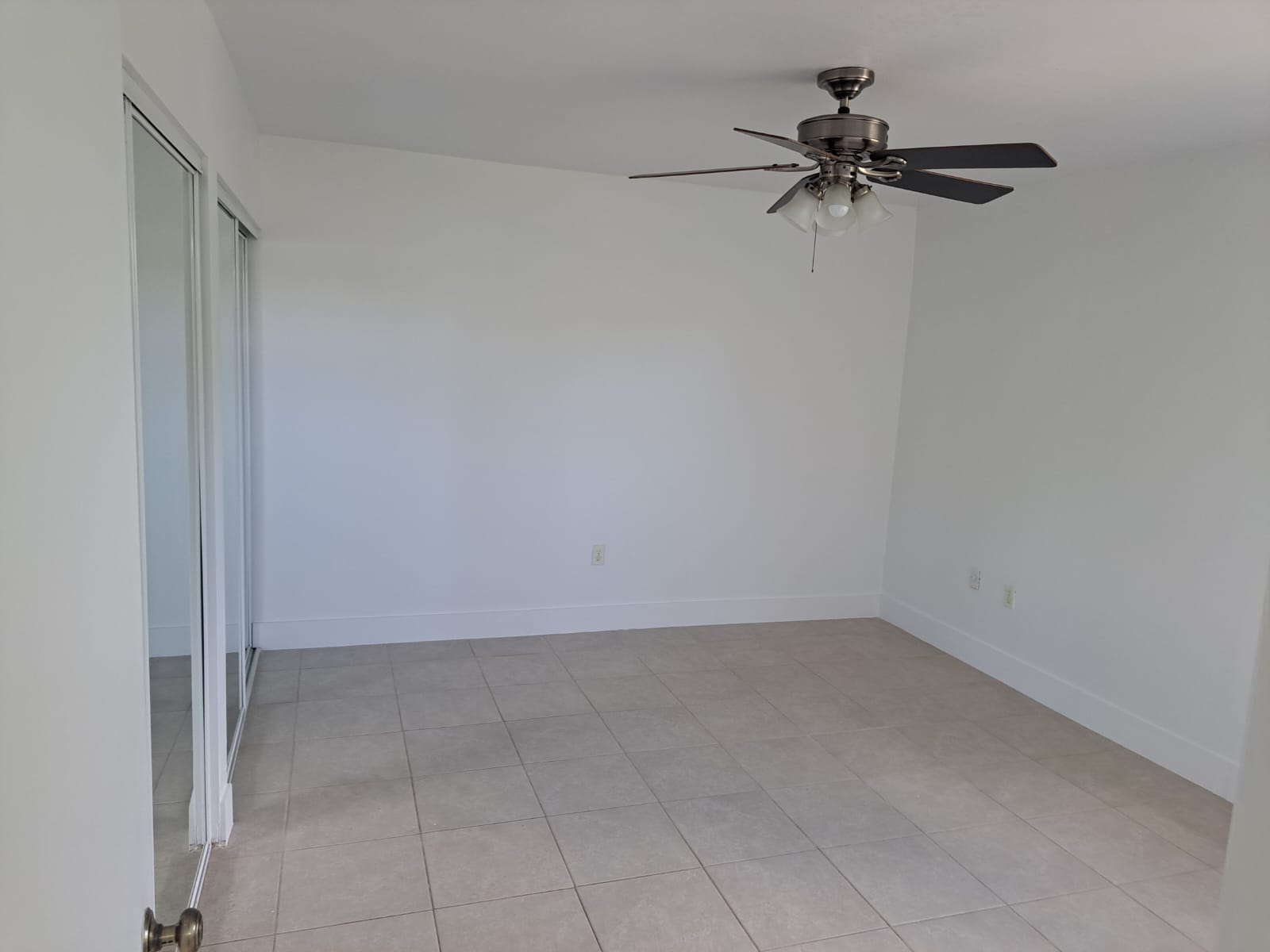 1975 NE 135th St # 2D — interior/exterior