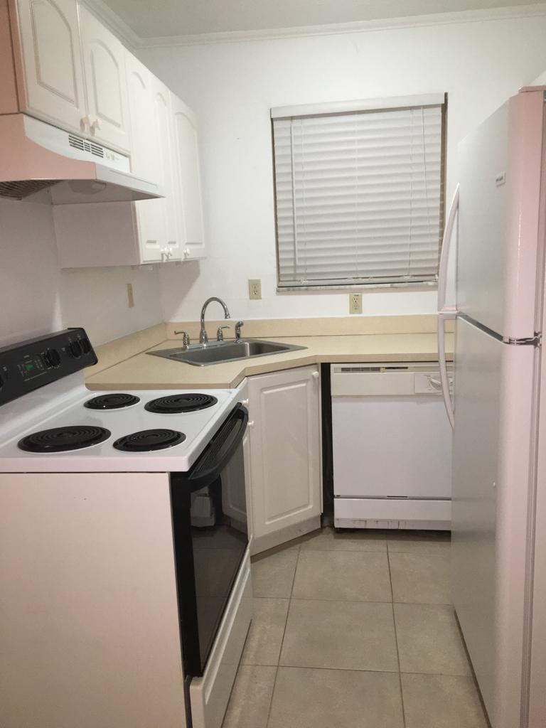 1975 NE 135th St # 2D — interior/exterior