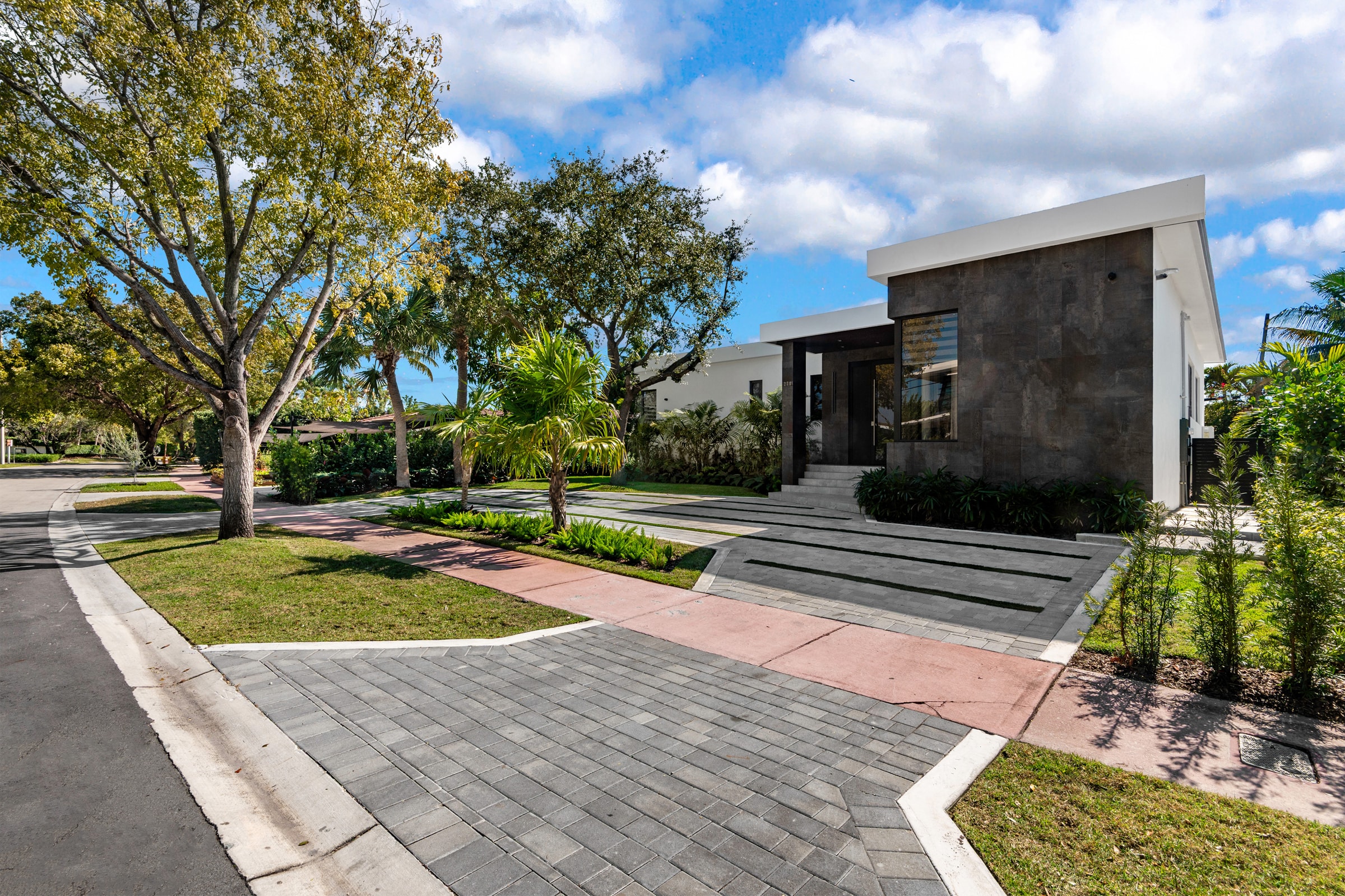 270 N Shore Dr — interior/exterior