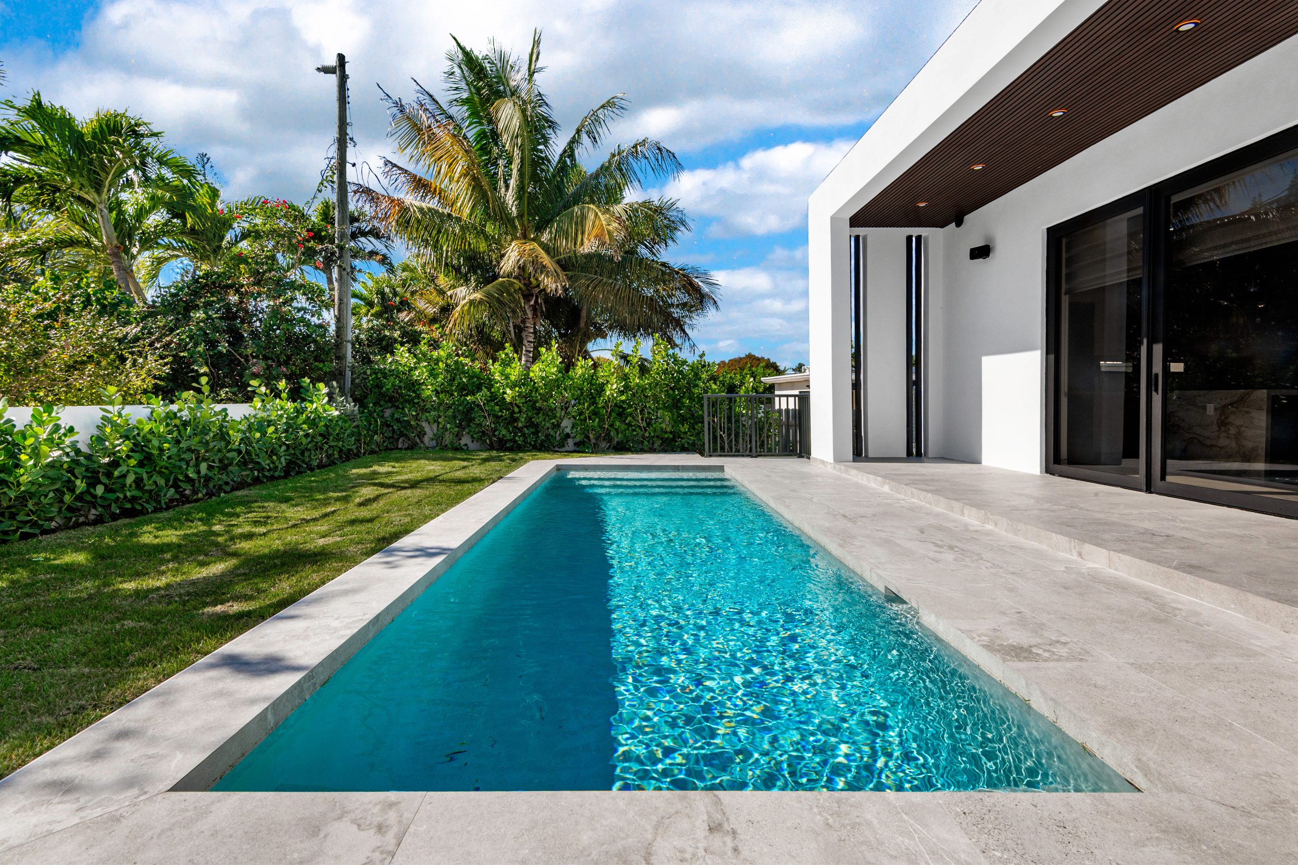 270 N Shore Dr — interior/exterior
