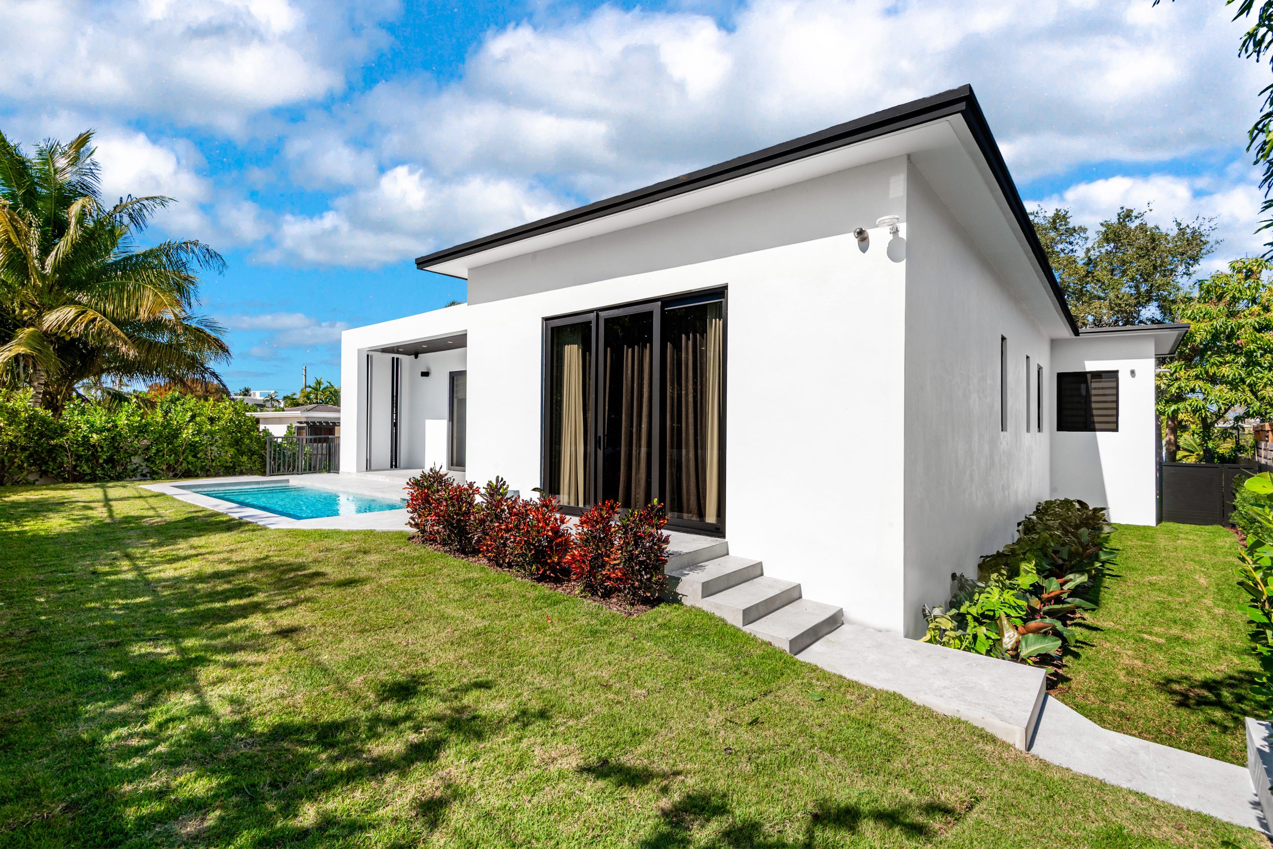 270 N Shore Dr — interior/exterior