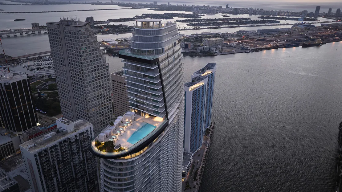 Aston Martin Residences — inauguración del edificio
