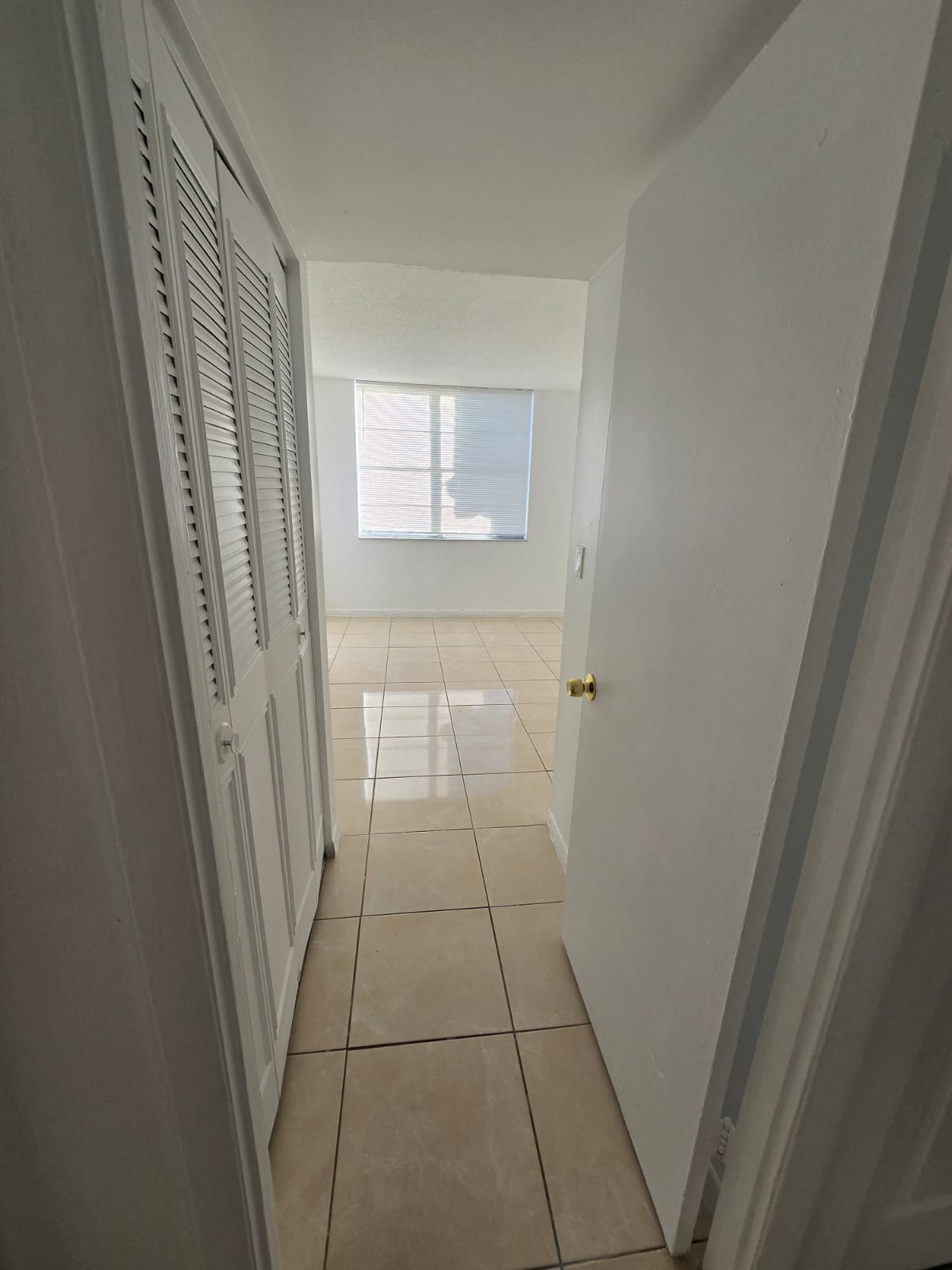 486 NW 165th St Rd # B-306 — interior/exterior