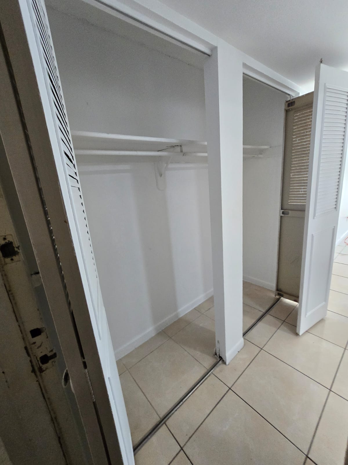 486 NW 165th St Rd # B-306 — interior/exterior