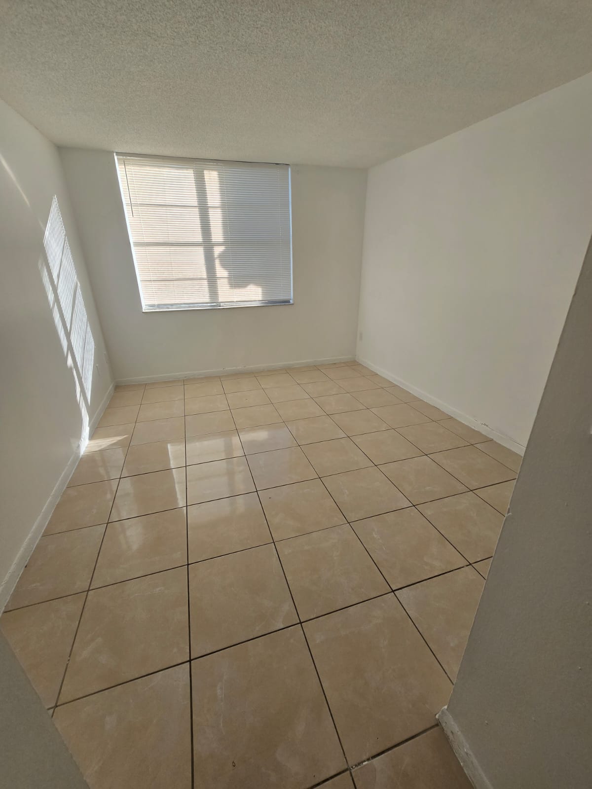 486 NW 165th St Rd # B-306 — interior/exterior