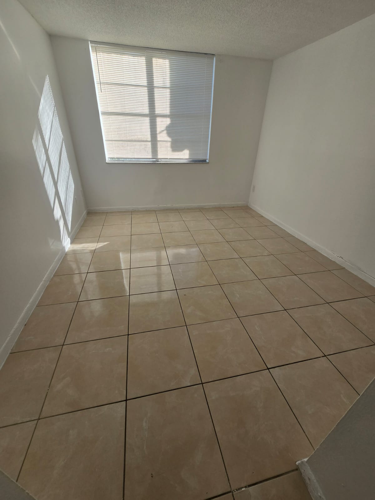 486 NW 165th St Rd # B-306 — interior/exterior