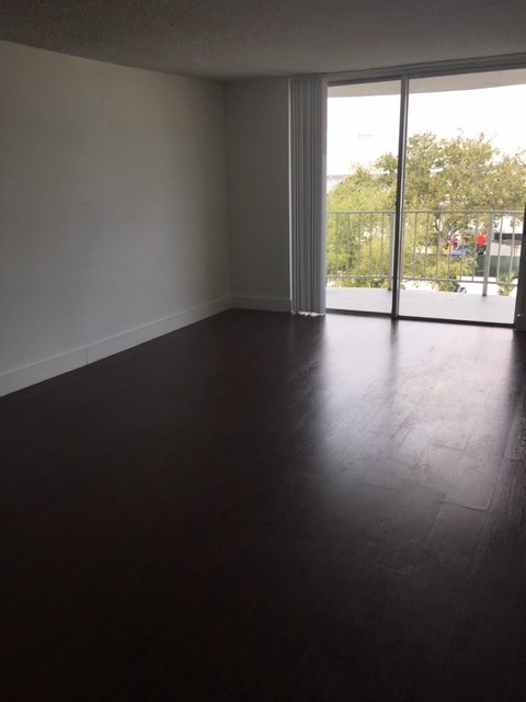 486 NW 165th St Rd # B-405 — interior/exterior