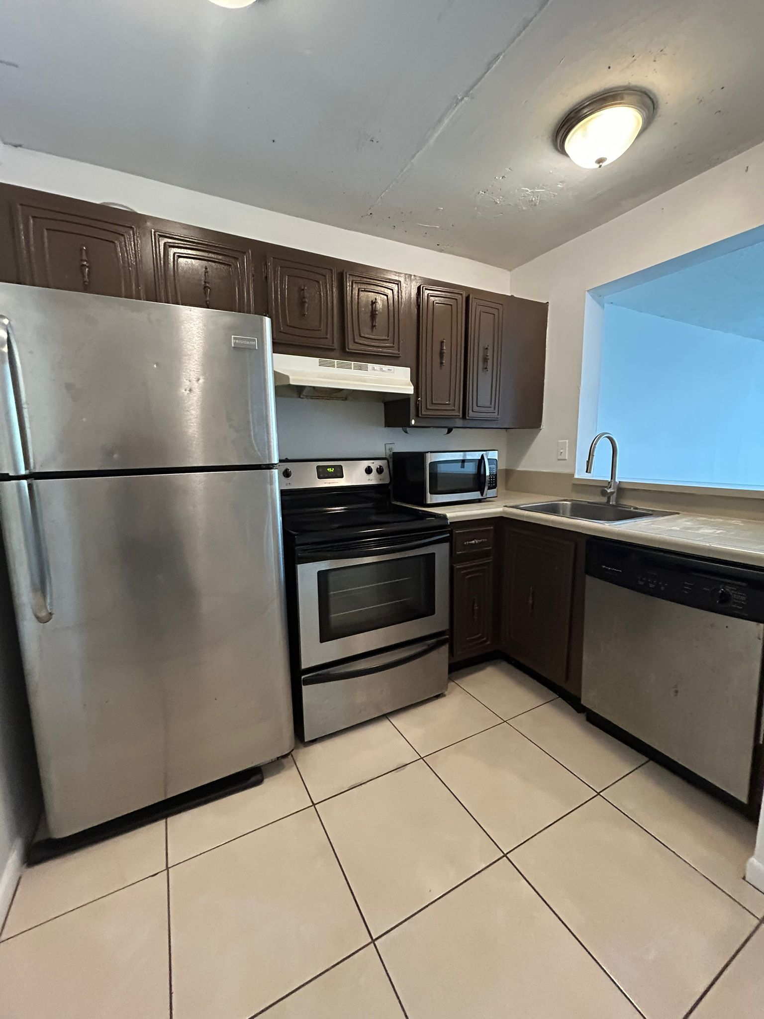 496 NW 165th St Rd # D-310 — interior/exterior