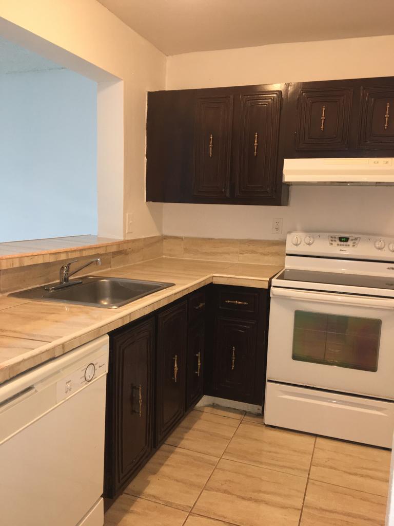 498 NW 165th St Rd # D205 — interior/exterior