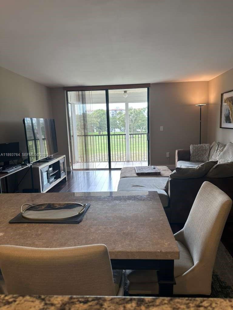 5570 NW 44th St #312A — interior/exterior