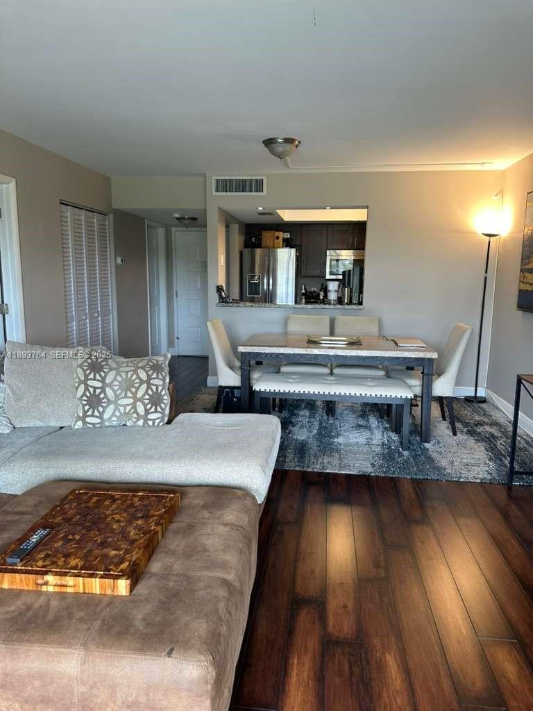 5570 NW 44th St #312A — interior/exterior
