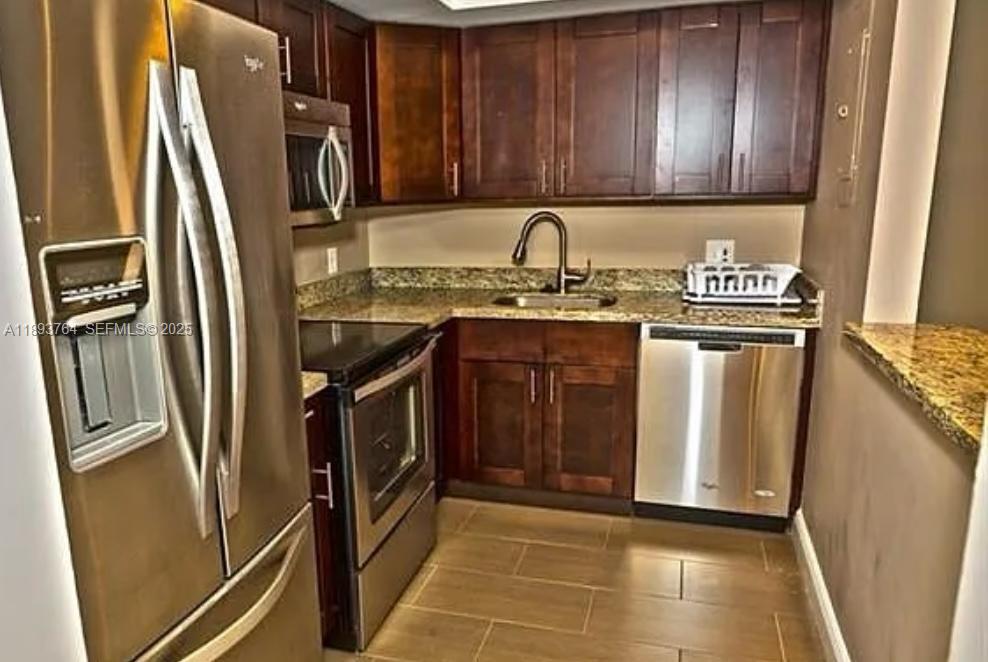 5570 NW 44th St #312A — interior/exterior