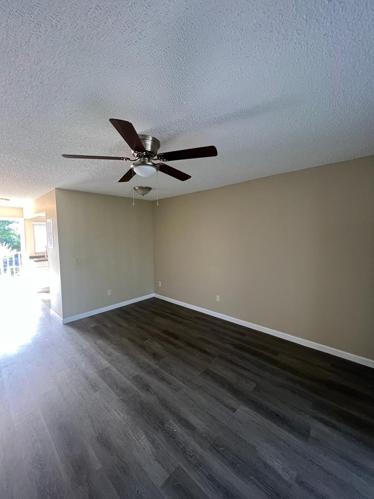 617 Ixoria Ave # 18 — interior/exterior