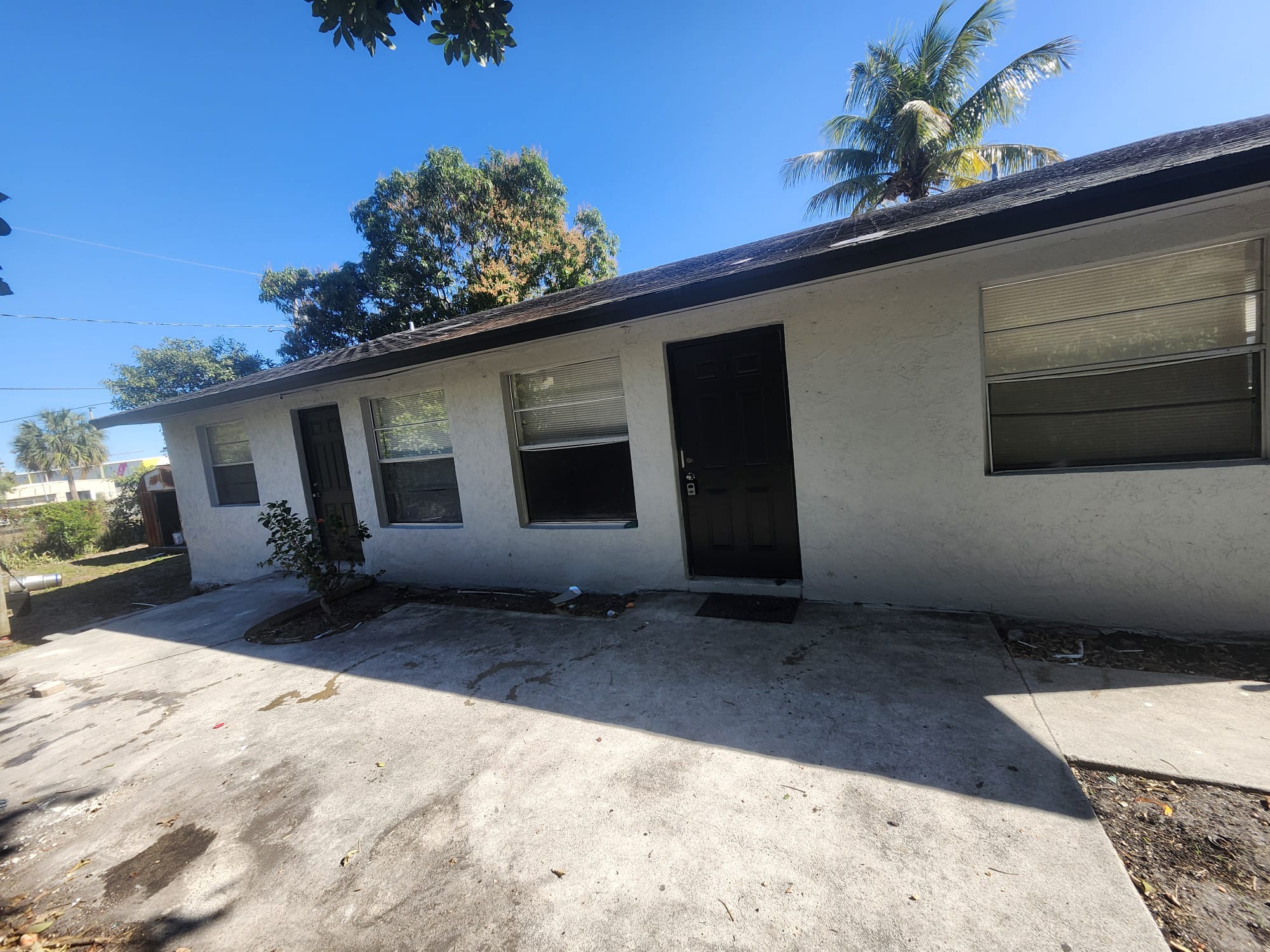 711 14th St — interior/exterior