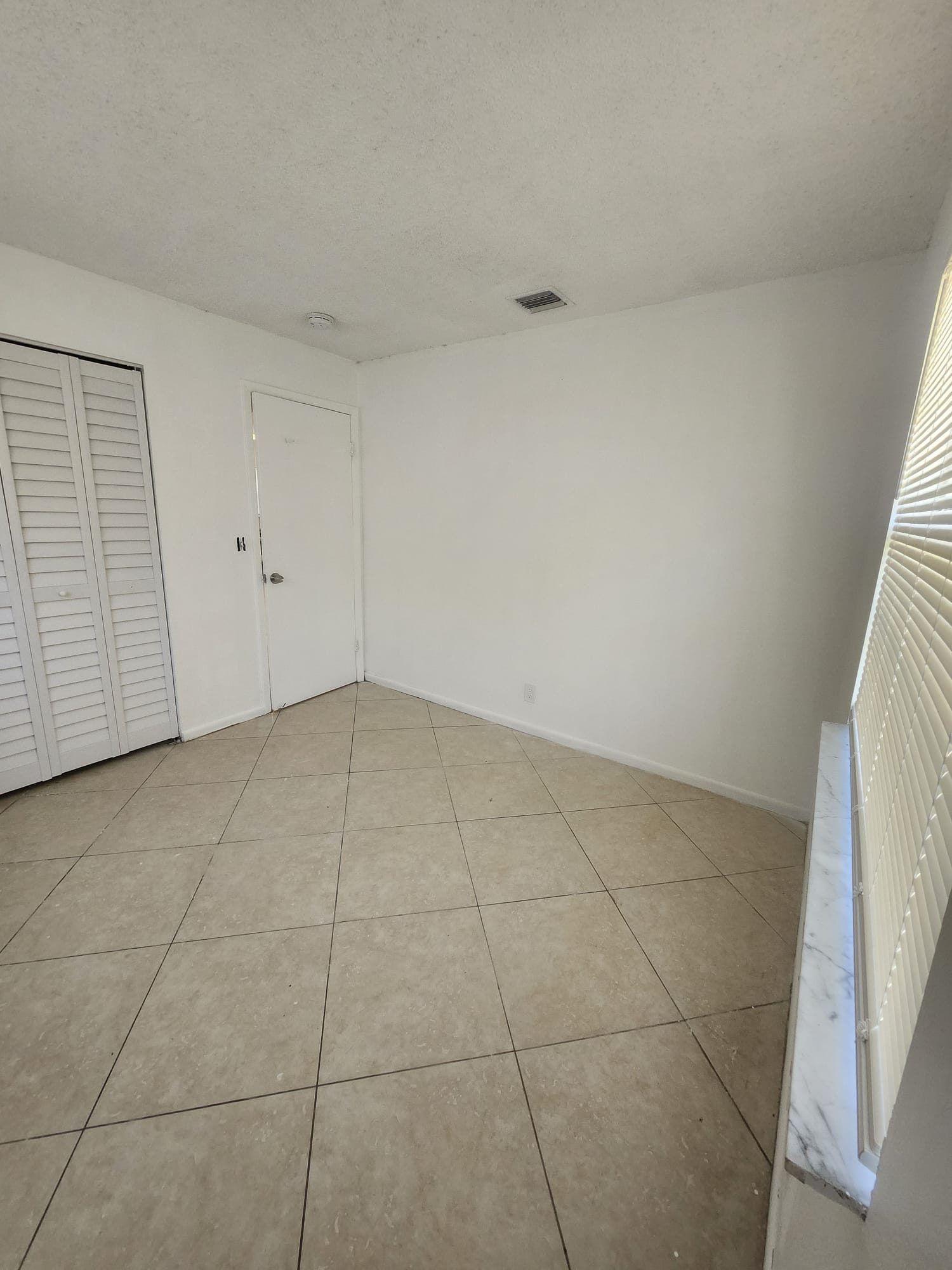 711 14th St — interior/exterior