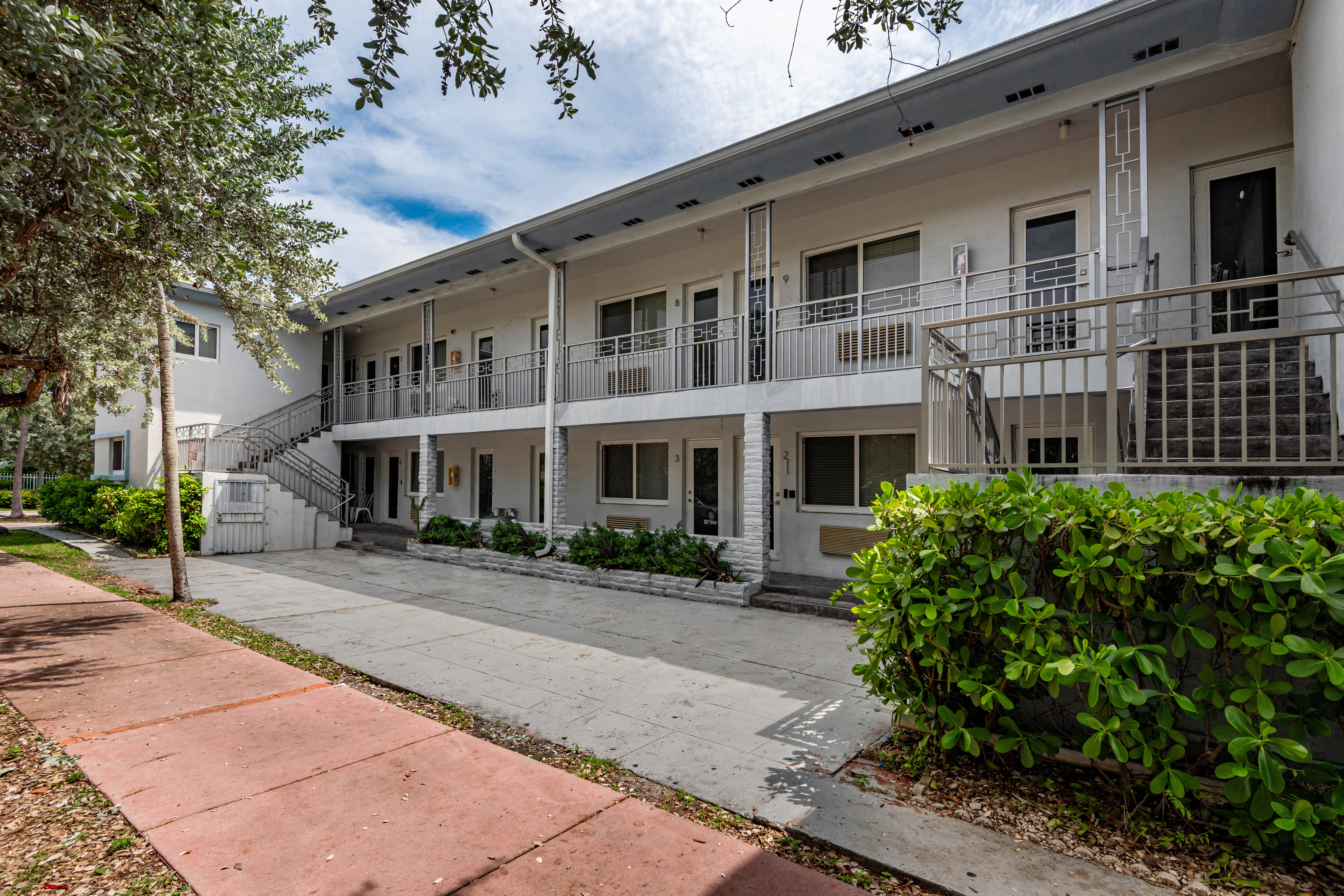 7155 Rue Notre Dame, Miami Beach, FL 33141 – 10 Unit Multifamily Building