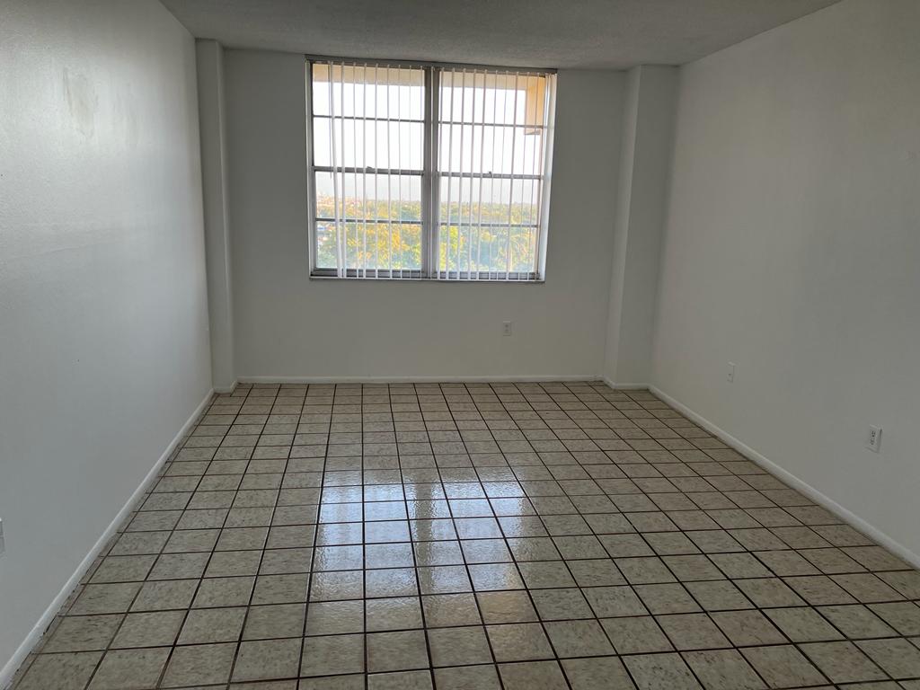 PARKWAY 15600 NW 7th Ave # 821 — interior/exterior