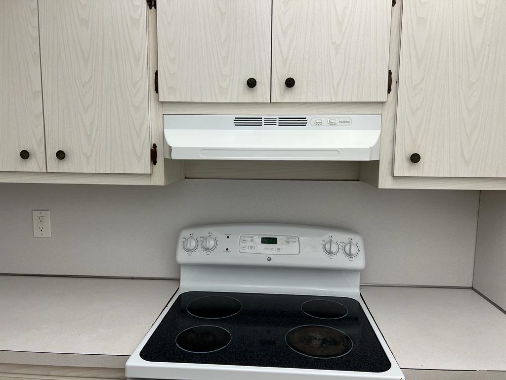 PARKWAY 15600 NW 7th Ave # 821 — interior/exterior