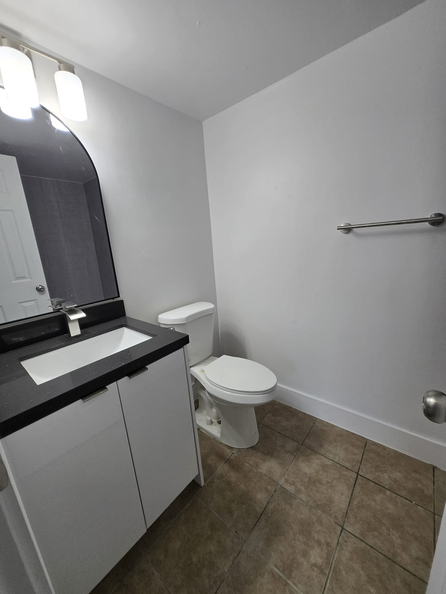 Renovated 1BR/1BA Condo with Pool View - Coral Springs Tower Club