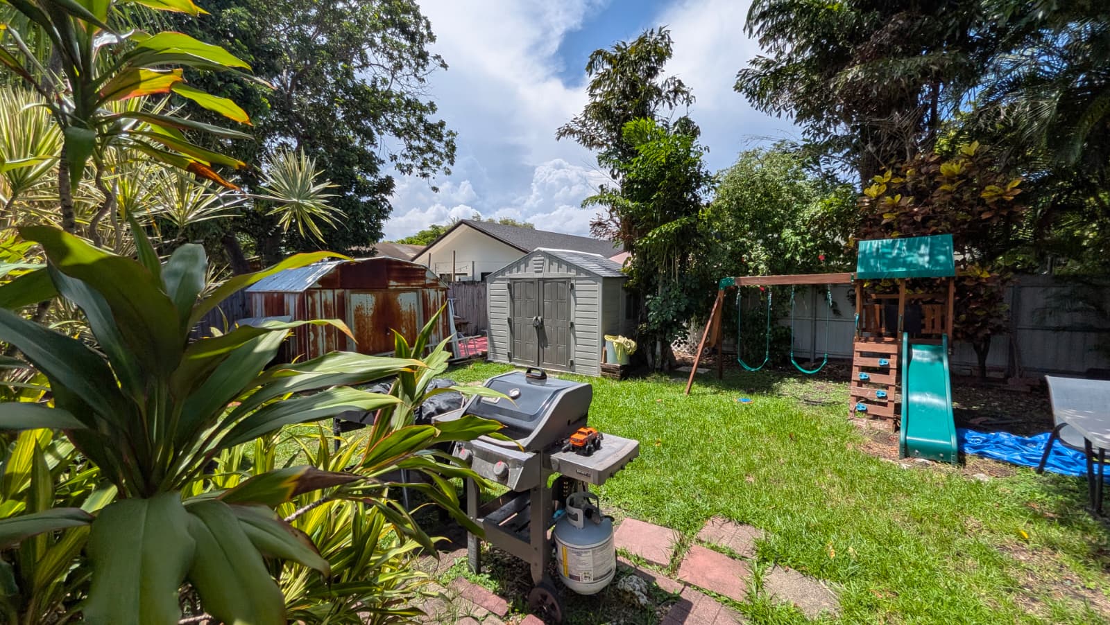 Single Family Home - 1655 SW 20th St