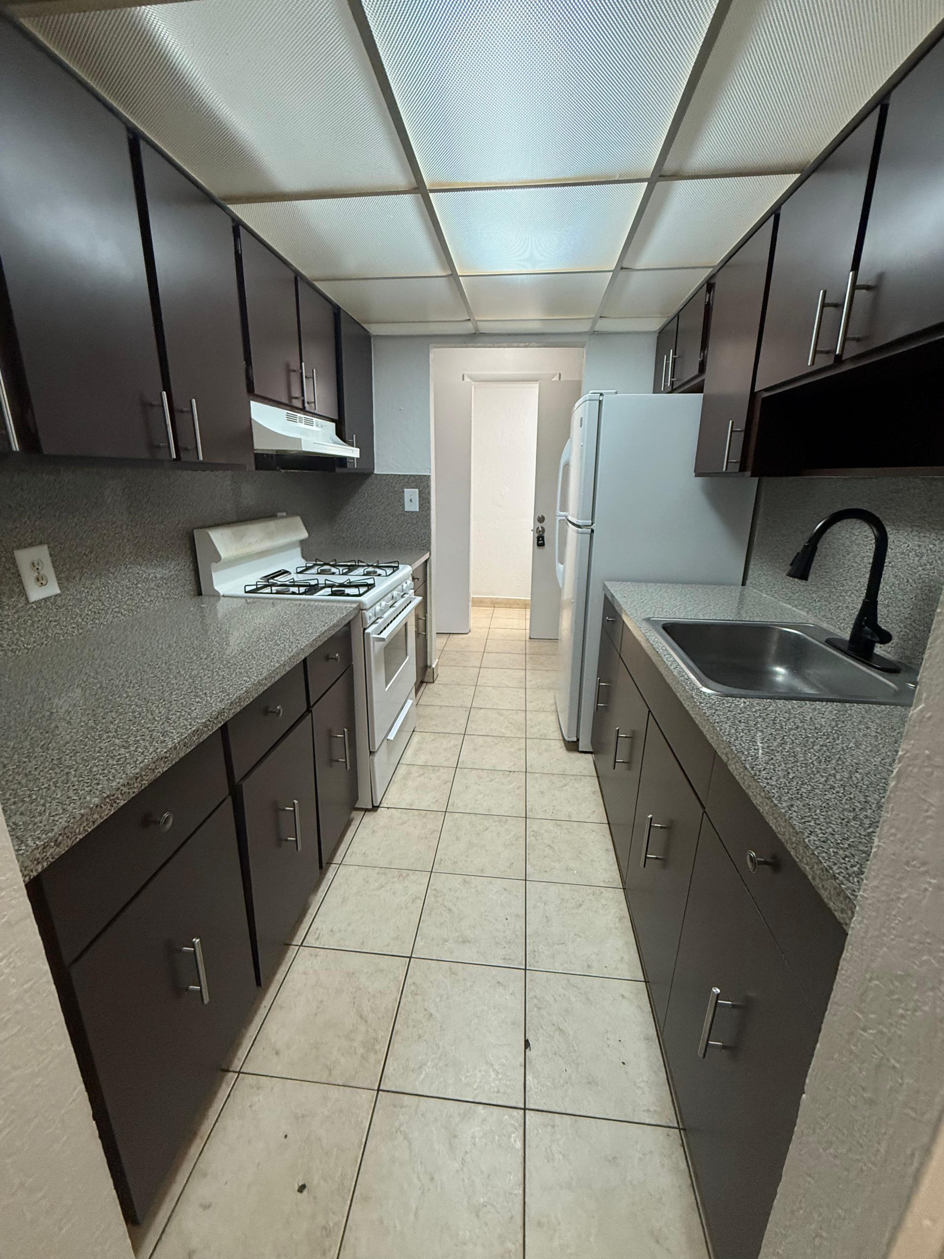 VILLA CATALINA 1305 W 53rd St # 406 — interior/exterior