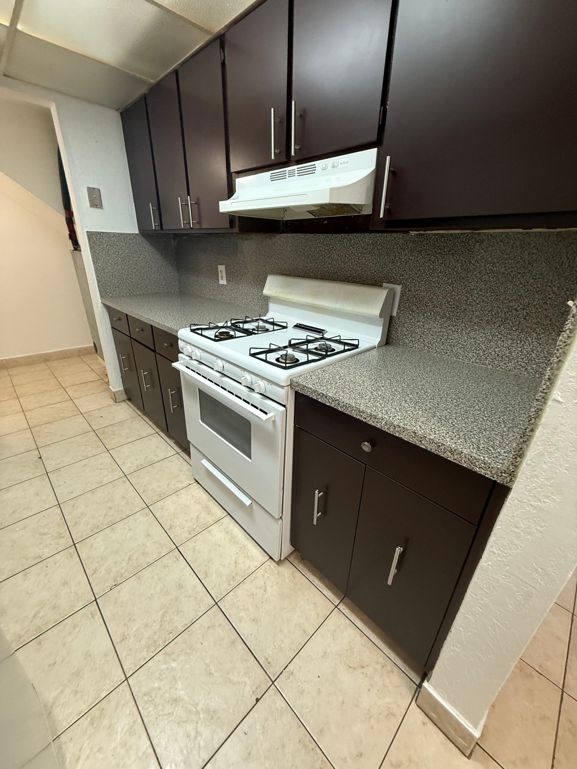 VILLA CATALINA 1305 W 53rd St # 406 — interior/exterior